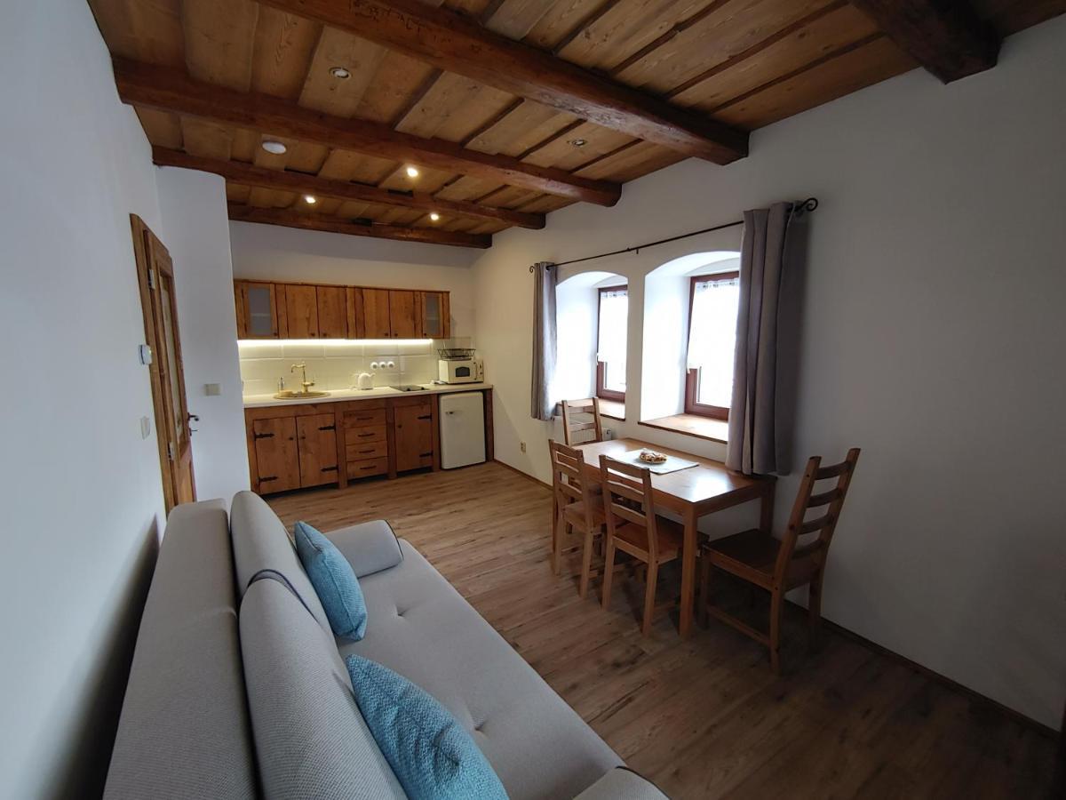 U Mikesu Lägenhet Vyšší Brod Exteriör bild